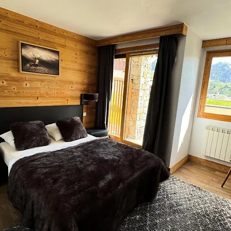 Résidence Le Centaure - Très Avec Grand · Résidence Aux Pieds · Vue Pistes Mae-0571 La Plagne